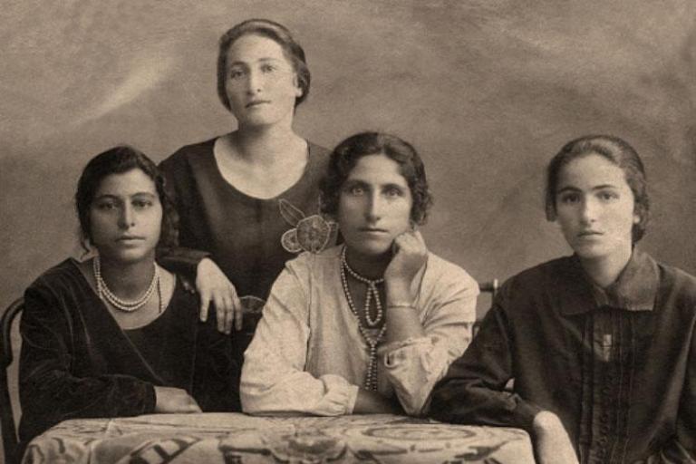 Group of roma women