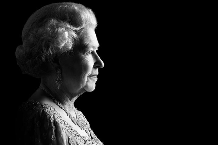 Side profile of The Queen in black and white 