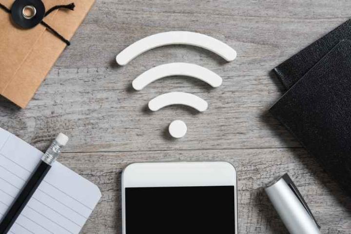 Phone with wifi symbol